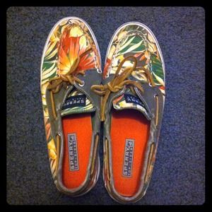 Size 7 women's sperry's
