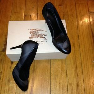 💥💥50%off N2 3/15/13 Authentic Burberry SHOES