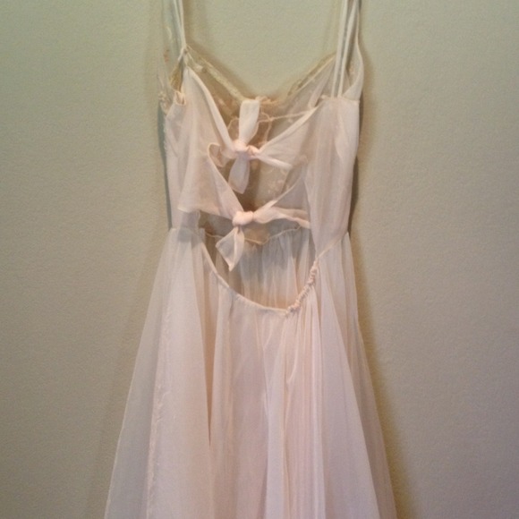 Vintage 1950's Nightgown - Picture 3 of 5