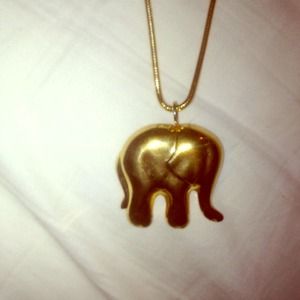 Elephant pendant with chain