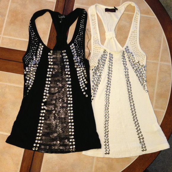 Twin tank tops together