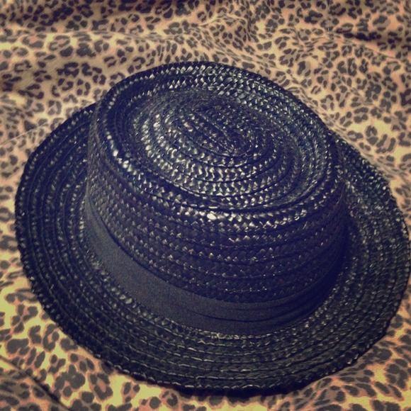 casual black hat from twentyone.