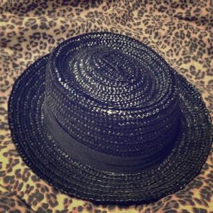 casual black hat from twentyone.