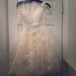 White formal dress.. Size 4