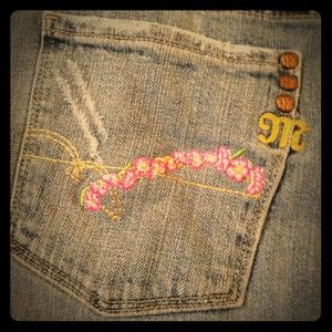 Light-wash sz 28 Miss Me jeans