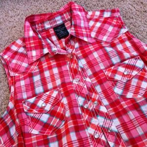 Western Style Sleeveless Button Up