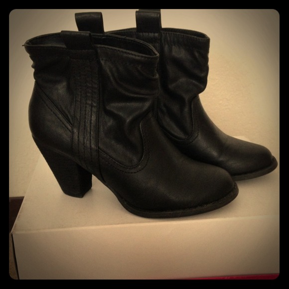 Black Aldo western inspired booties