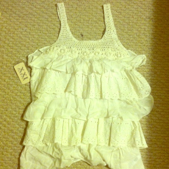 ❎SOLD⛔New top size small
