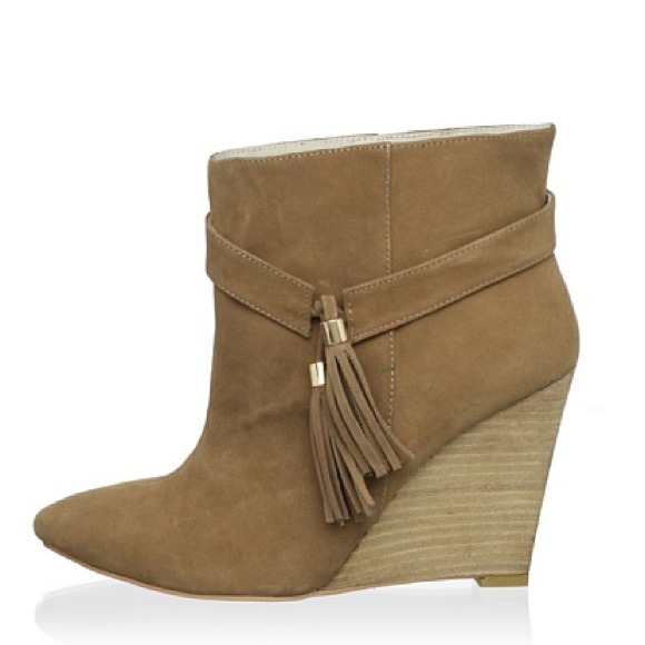 ❌Closed❌Plomo Violeta Bootie with Tassel - Picture 2 of 4