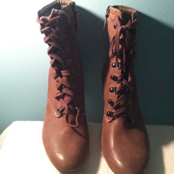 Boots - Brown military style boots