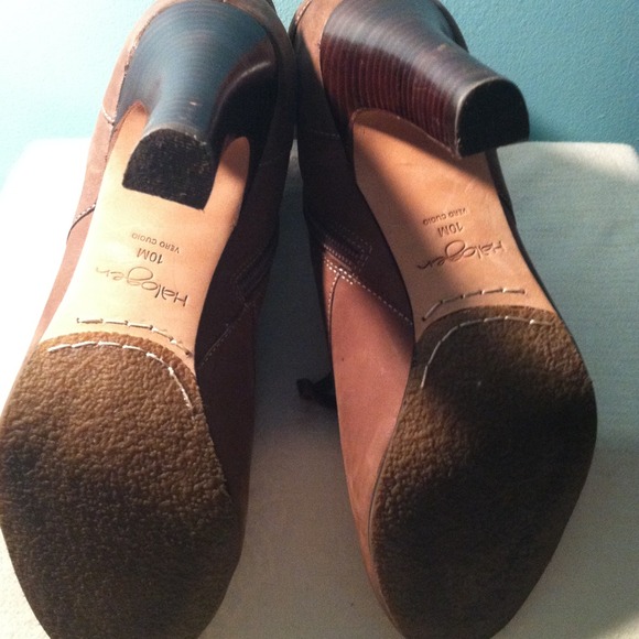 Brown military style boots - Picture 3 of 3