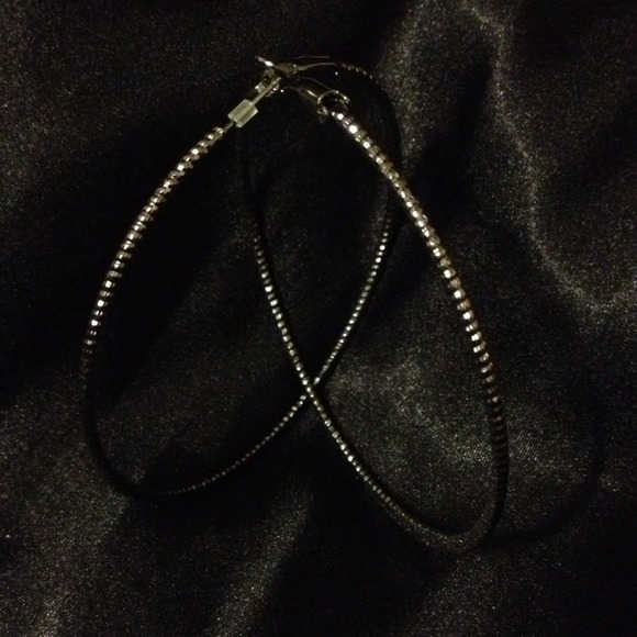 ✂✂✂Lightweight fun hoop earrings-Traded