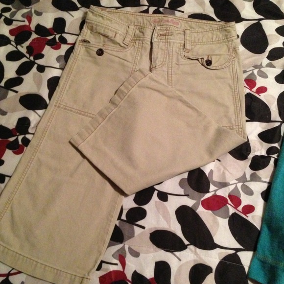 American eagle tan Capri