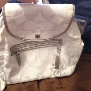 AUTHENTIC coach purse !:)