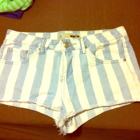 RESERVED!!! TOPSHOP Denim&White high wasted shorts