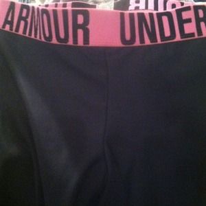 Under armor yogas