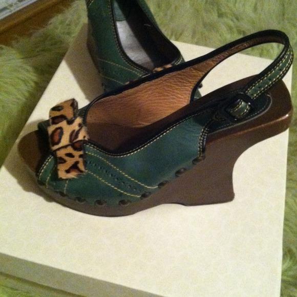 $50 off!!MARNI couture green studded platforms - Picture 2 of 4