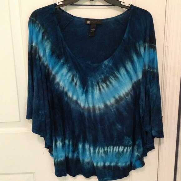 SOLD. 💕gerig💕 INC tied dye dolman sleeve T