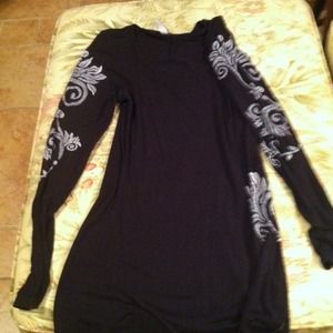 Cute black long top!