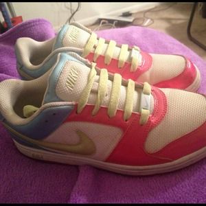 BUNDLE: 2 pair of Nike sneakers