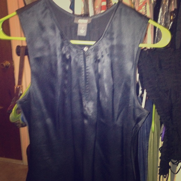 Black silk blouse by Kenneth Cole - Picture 1 of 4