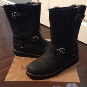 Uggs- waterproof - hardly worn