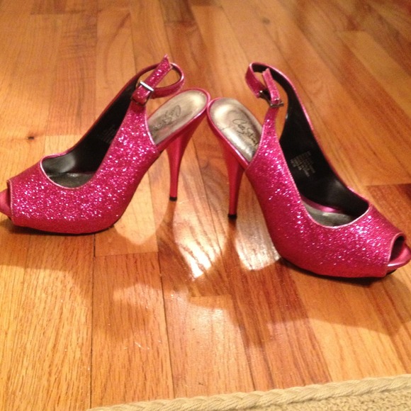 Hot Pink Heels! 👠🎀 **HOLD**