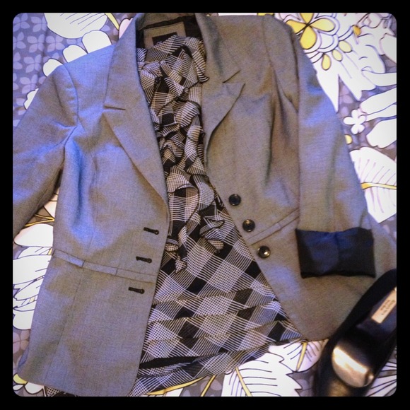 SOLD IN BUNDLE TO CMEN9977