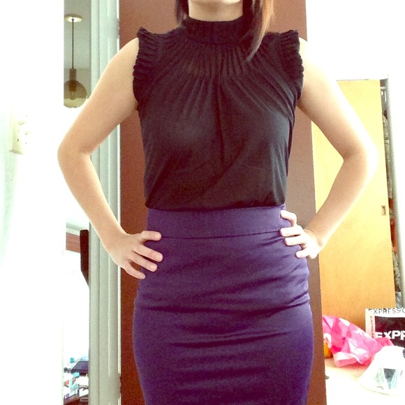 Black sleeveless top
