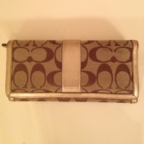 Coach Wallet - Picture 1 of 4