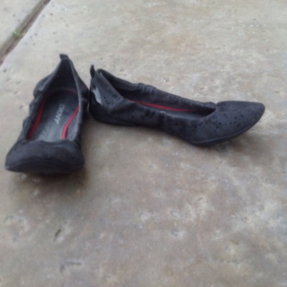 DKNY Black Flats Reserved for krthomas21 til Fri!