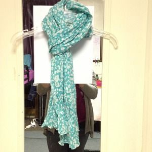Flowered scarf