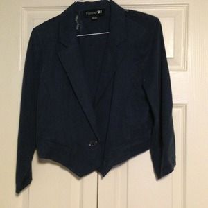 Crop navy blue blazer.