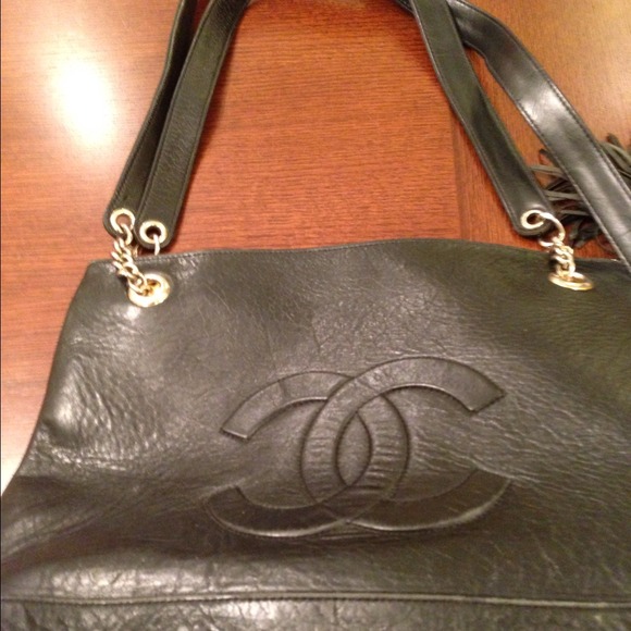 Authentic Chanel bag - Picture 3 of 3