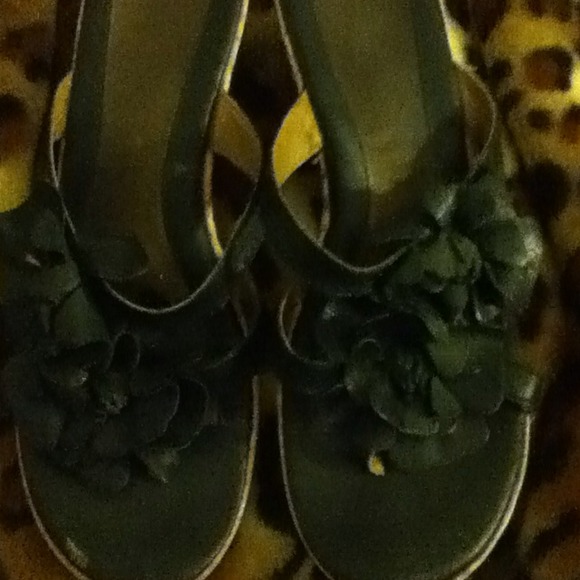 Used flower wedges