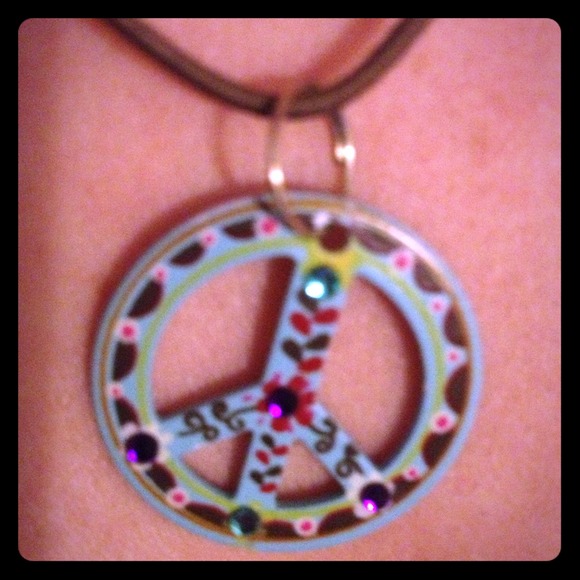 Necklace - Picture 1 of 2