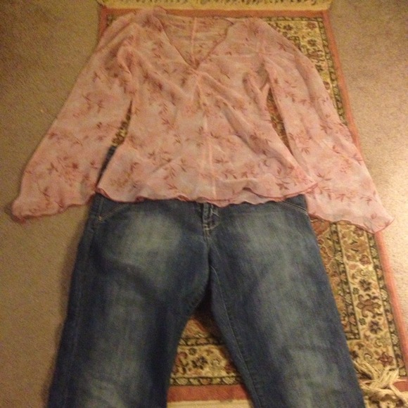 Floral pink sheer shirt - Picture 3 of 3