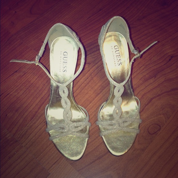 *RESERVED* Guess Heels (Gold) Size 5