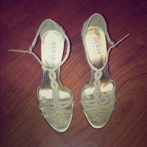 *RESERVED* Guess Heels (Gold) Size 5