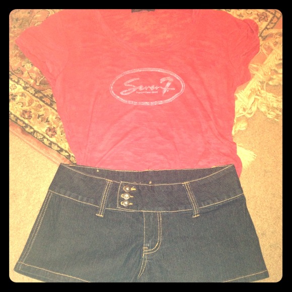 Seven tee