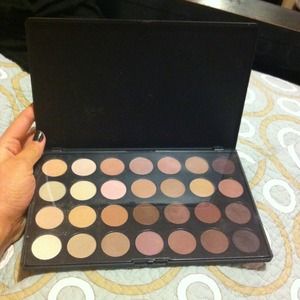 28 color pallete never used.