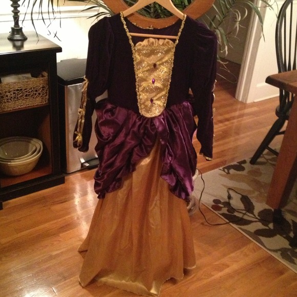 Girls size 10/12 princess dress.