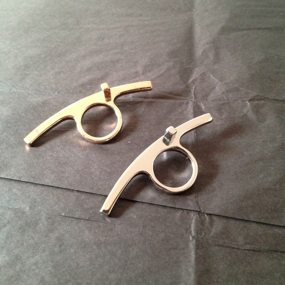 ⛔Sold⛔Forever 21 cross rings. - Picture 2 of 4