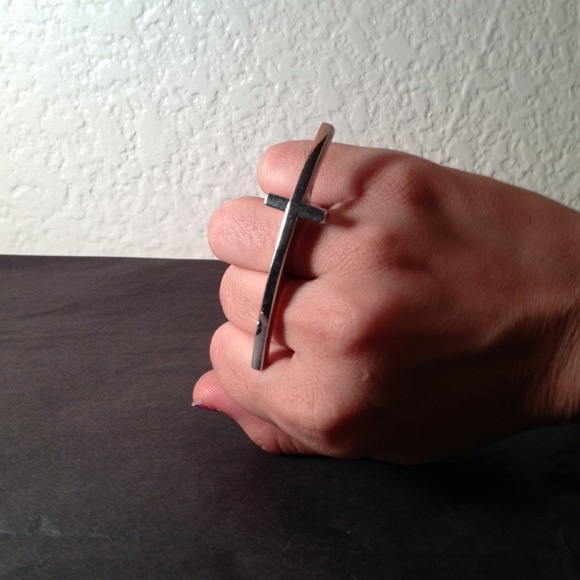 ⛔Sold⛔Forever 21 cross rings. - Picture 3 of 4