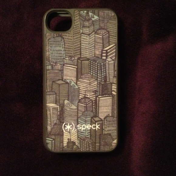 🚫SOLD🚫 iPhone 4S "cities" speck case