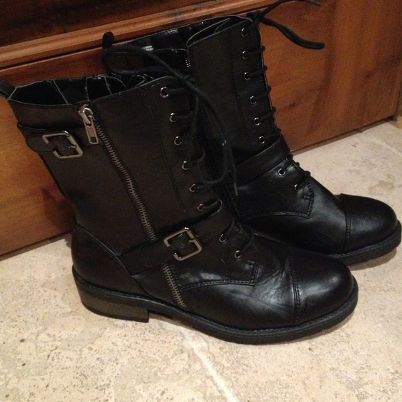 Brand New White Mountain Leather Combat Boots