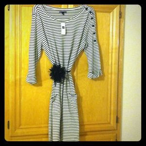 🌸cute stripe dress🌸⚡JUST REDUCED⚡@charles🎀