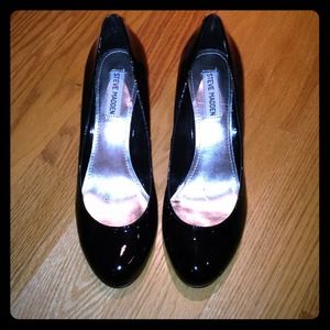 Black Steve Madden Pumps