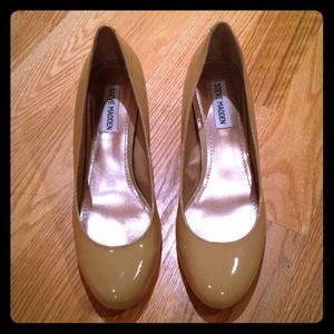 Nude Steve Madden Pumps
