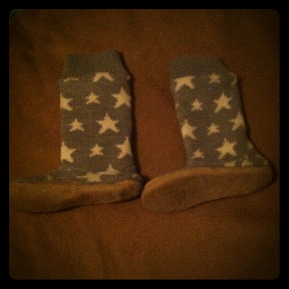Old Navy slippers sz 7-8:)